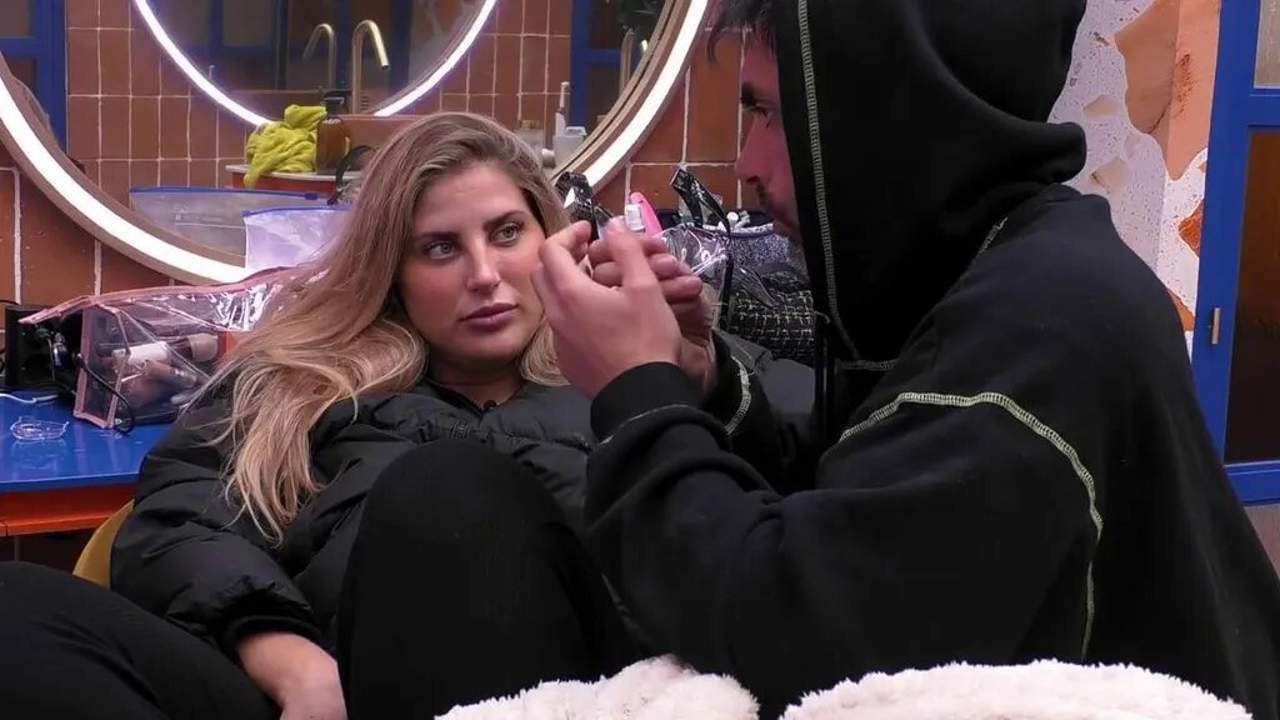 Zeus Tous se declara como nunca a Susana Bianca en 'GH VIP 8' y ella le deja las cosas claras