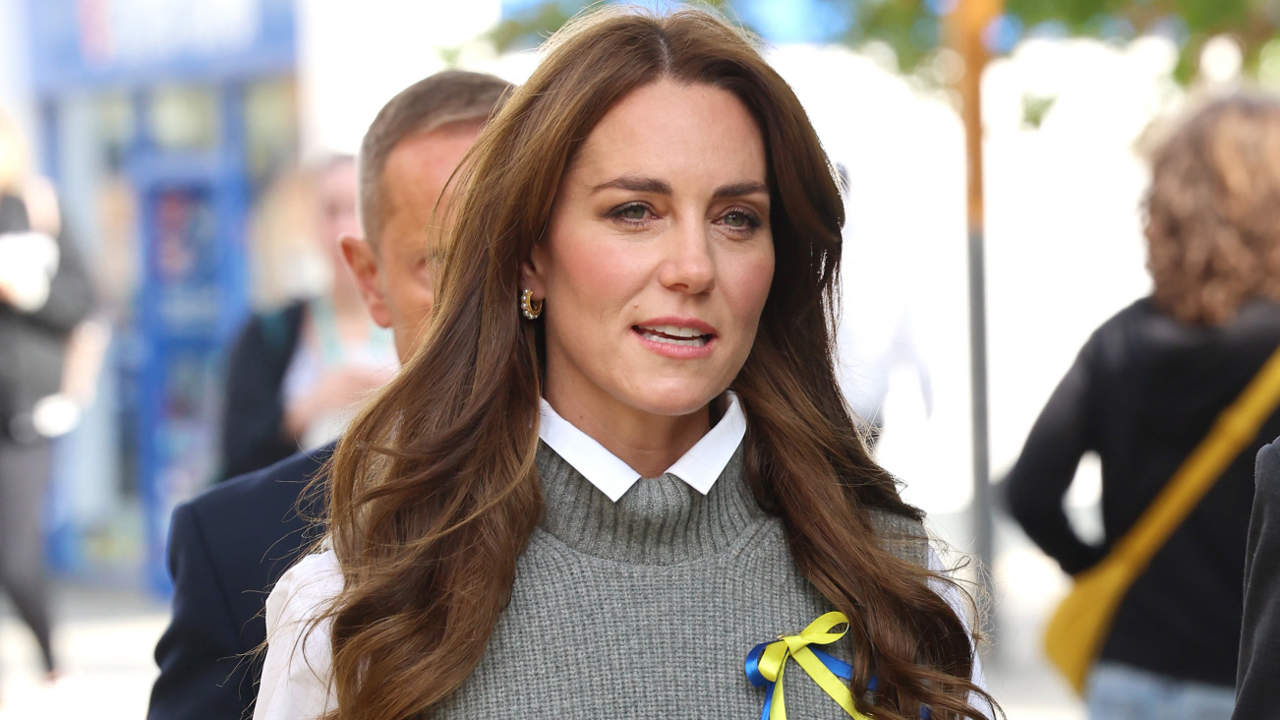 Kate Middleton actualiza su look de oficina con el chaleco de punto, la prenda estrella del otoño