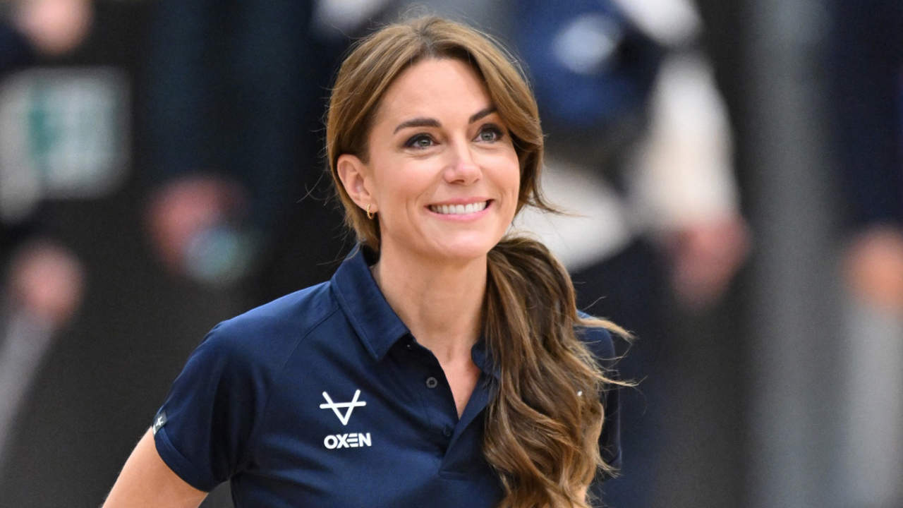 Kate Middleton, en silla de ruedas y con la mano vendada de nuevo en su último acto público