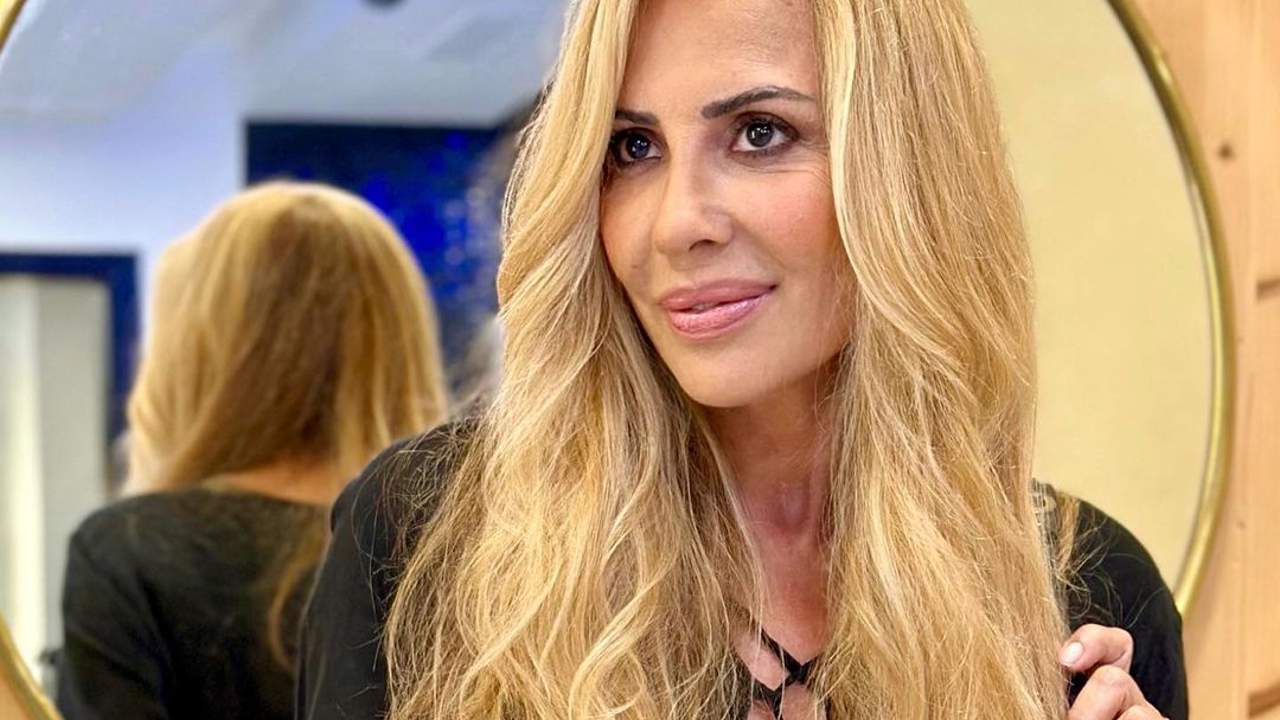 Marta Sánchez con el pelo largo