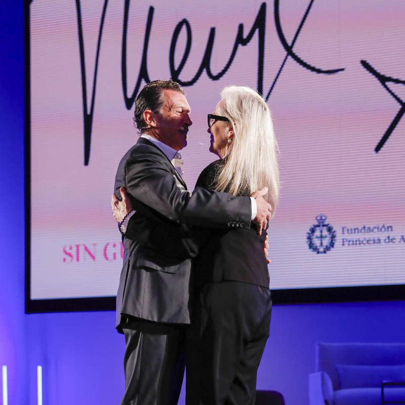 El cariñoso encuentro entre Meryl Streep y Antonio Banderas antes de los Premios Princesa de Asturias 2023