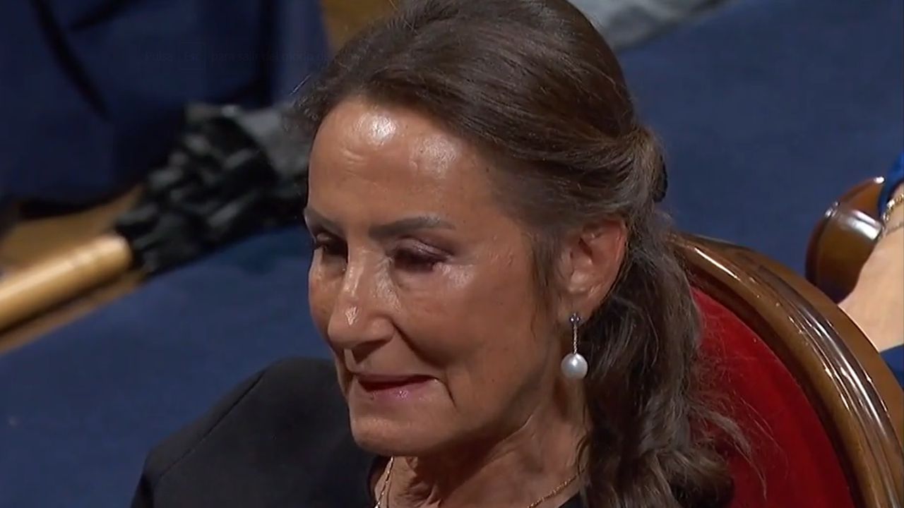 Las lágrimas de Paloma Rocasolano al escuchar a su nieta Leonor en los Premios Princesa de Asturias 2023