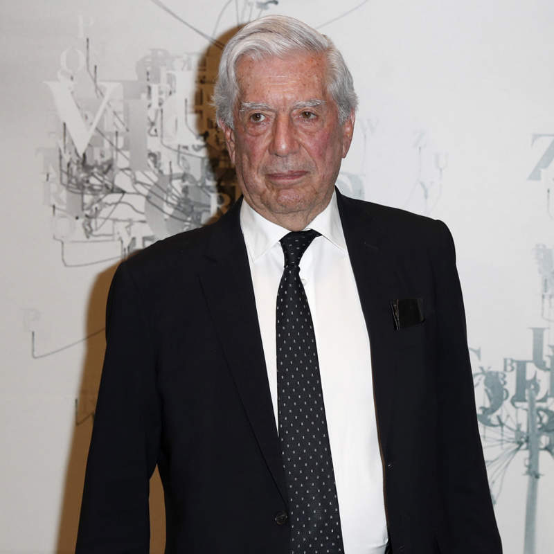 Mario Vargas Llosa dedica a su exmujer y prima Patricia Llosa la novela que escribió junto a Isabel Preysler