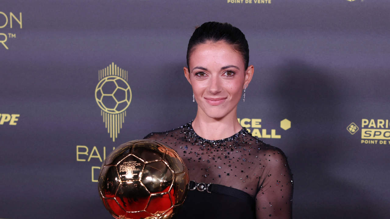 Aitana Bonmatí, ganadora del Balón de Oro 2023, pronuncia un emotivo y potente discurso