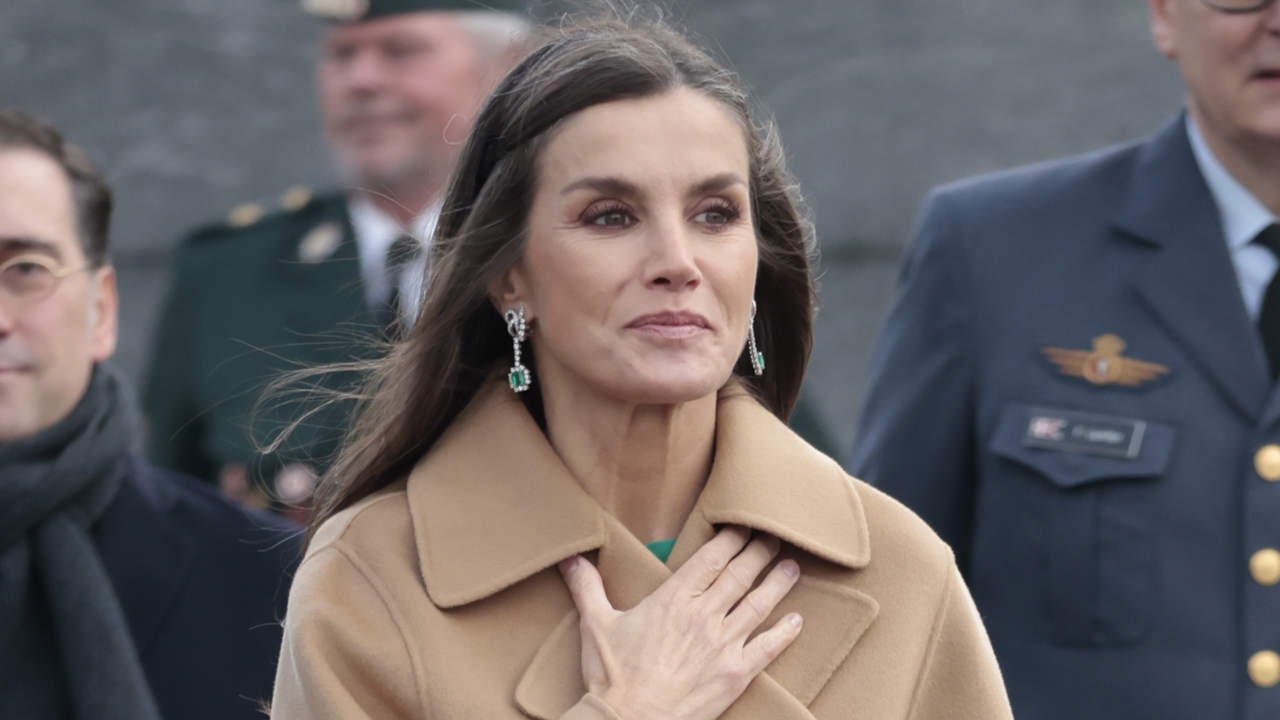 La reina Letizia asalta el joyero de la reina Sofía en su viaje a Dinamarca: las increíbles joyas que le ha 'robado'