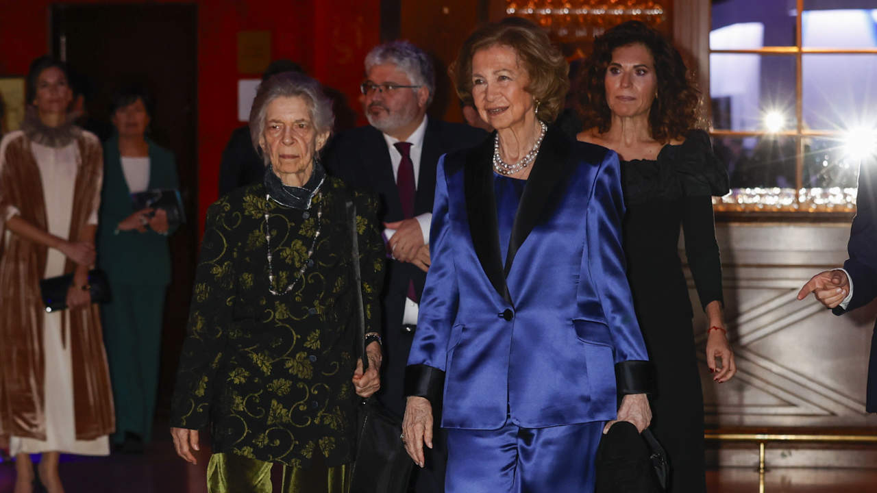 La reina Sofía no deja sola a su hermana Irene de Grecia en plena lucha contra el mal del olvido
