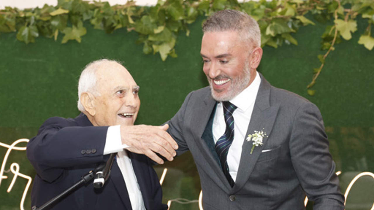 EXCLUSIVA | Uno a uno, los gestos más emotivos que Kiko Hernández tuvo con su abuelo en su boda con Fran Antón
