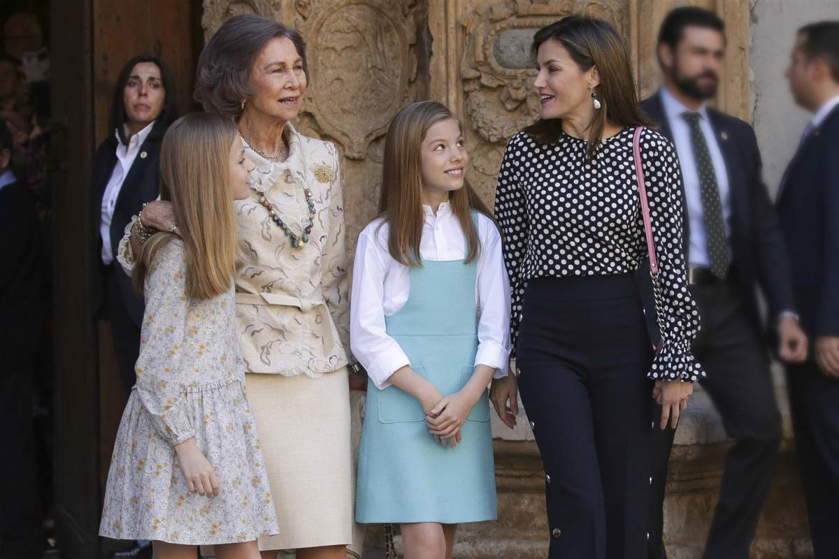 Las reinas Letizia y Sofía con Leonor y Sofía