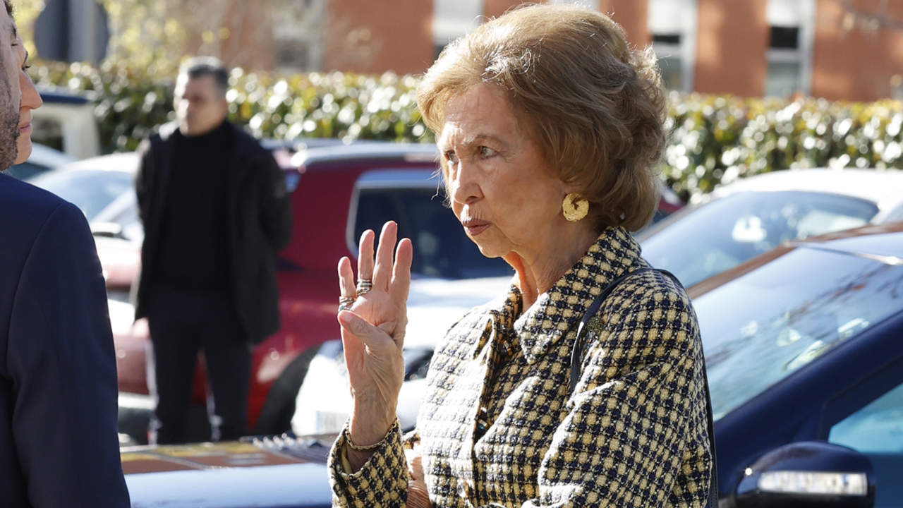 La actitud de la reina Sofía en su última aparición con la que se desmarca de Letizia y Barbara Rey