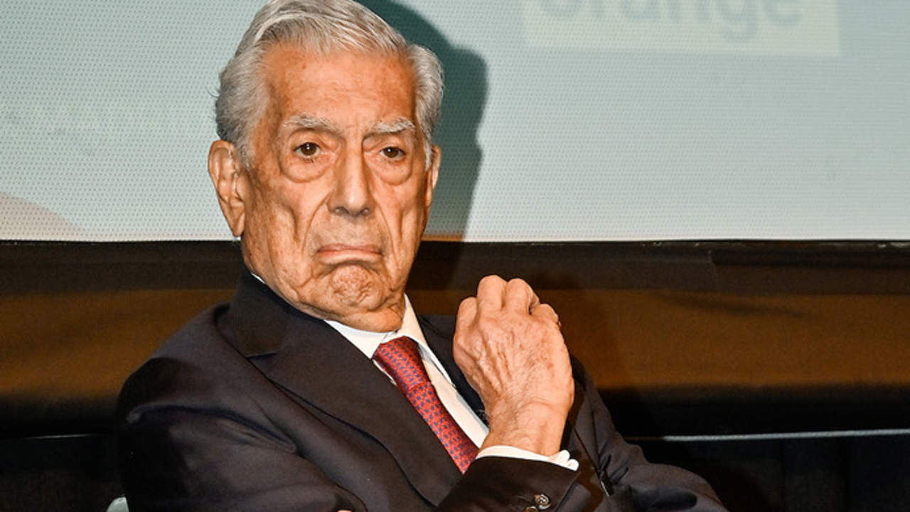 Mario Vargas Llosa responde al dardazo que le lanzó Isabel Preysler desde 'El Hormiguero'