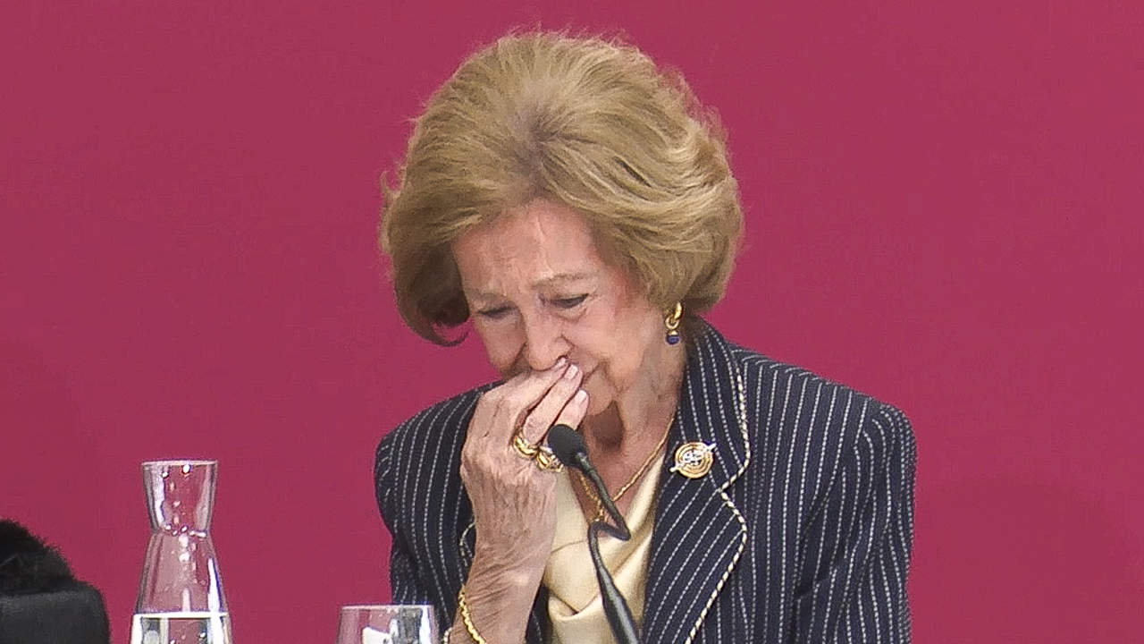 El 'annus horribilis' de la reina Sofía: los dos golpes que han roto su total tranquilidad