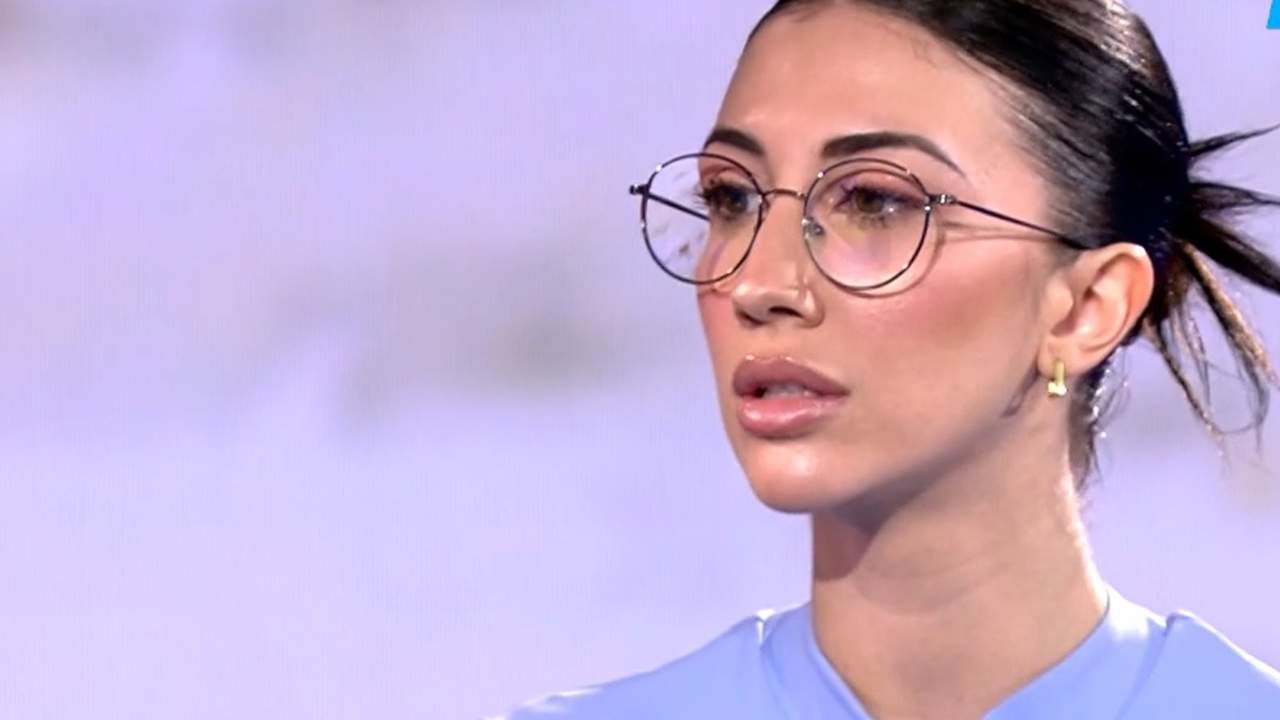 El polémico gesto de una indignada Naomi Asensi con Ion Aramendi en el debate final de 'GH VIP 8'
