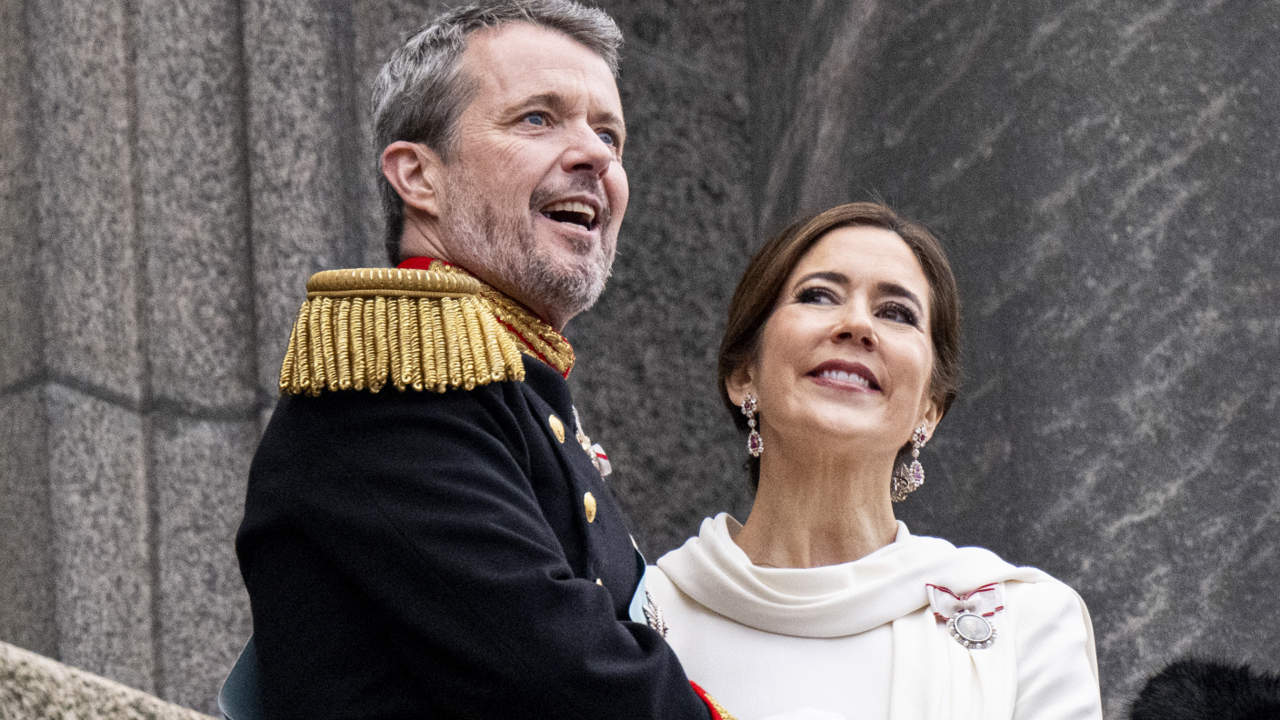 Besos apasionados y lloros incontrolables: los 4 momentos icónicos de la proclamación de los reyes Federico y Mary de Dinamarca