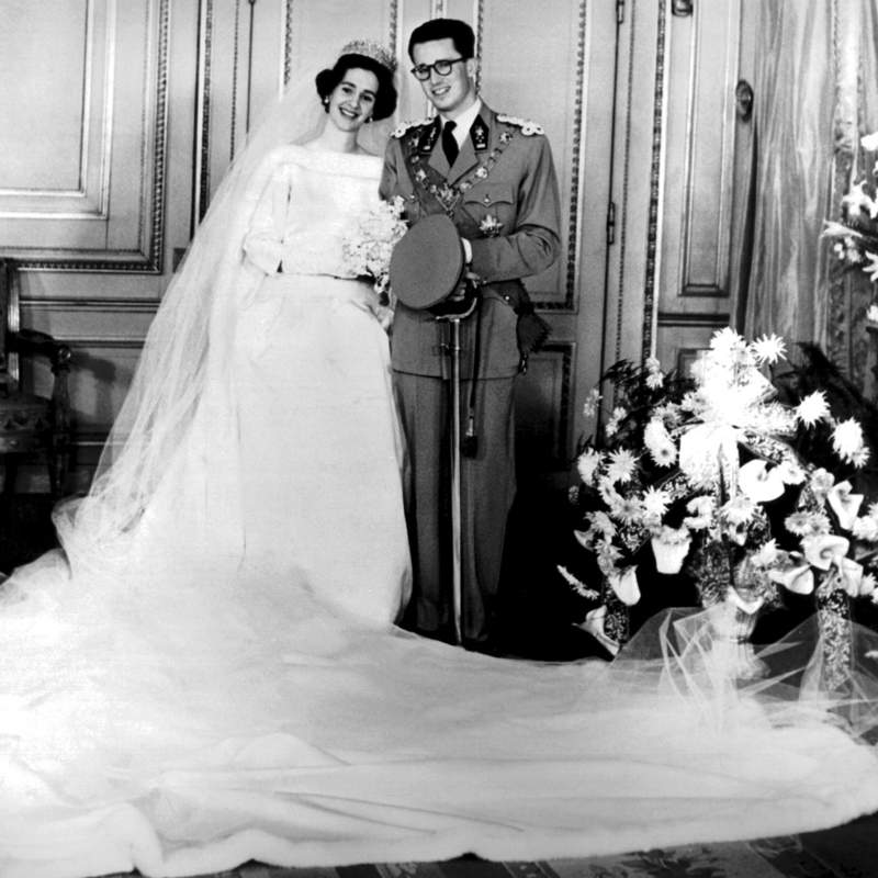 La impresionante boda de Fabiola de Bélgica con vestido de novia de Balenciaga: la historia de la reina más querida