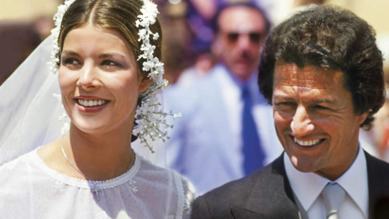 La romántica boda de Carolina de Mónaco y Philippe Junot: el enlace que supuso un gran disgusto para sus padres