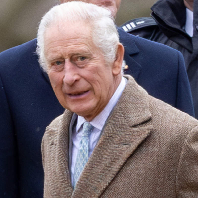 El polémico médico que trata a Carlos III del cáncer: preocupación entre los británicos por sus métodos