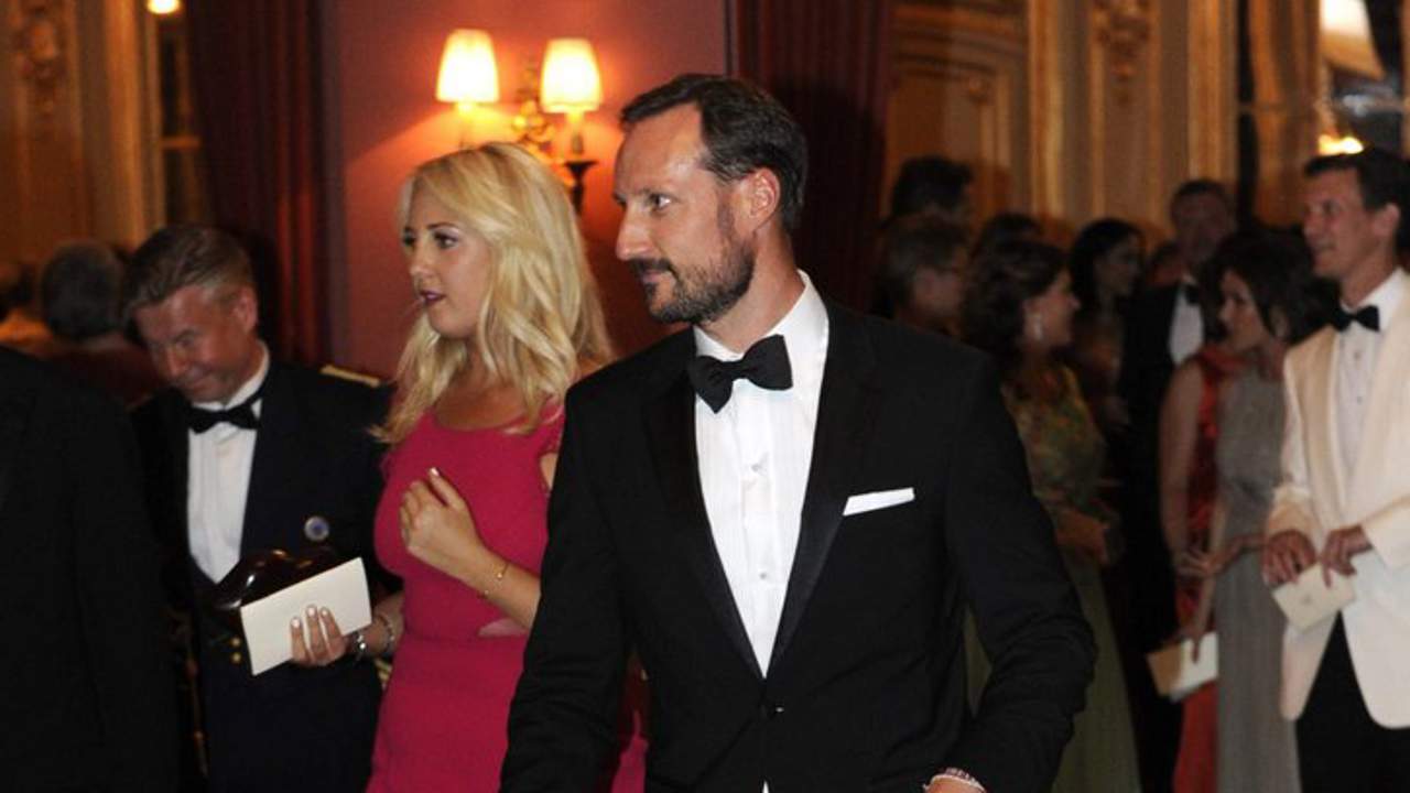 El príncipe Haakon de Noruega, todo un 'casanova': un biógrafo destapa su novia secreta