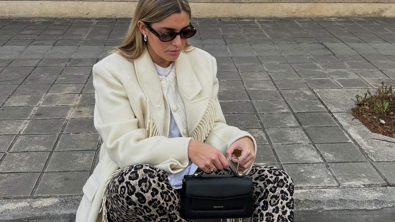 7 pantalones de leopardo para sumarte al estampado primavera 2024 de moda