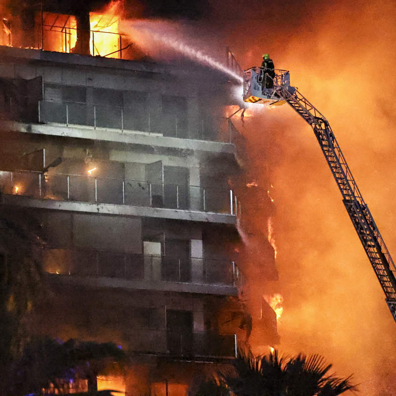Incendio en Valencia: una testigo presencial relata la angustia vivida en directo