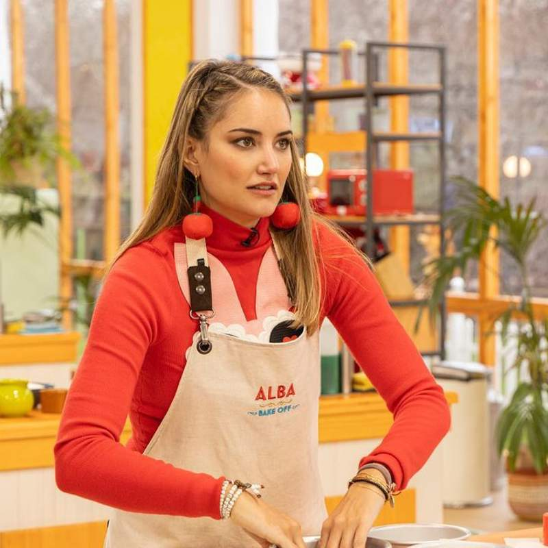 Alba Carrillo nos ense��a los entresijos de ‘Bake off: famosos al horno’
