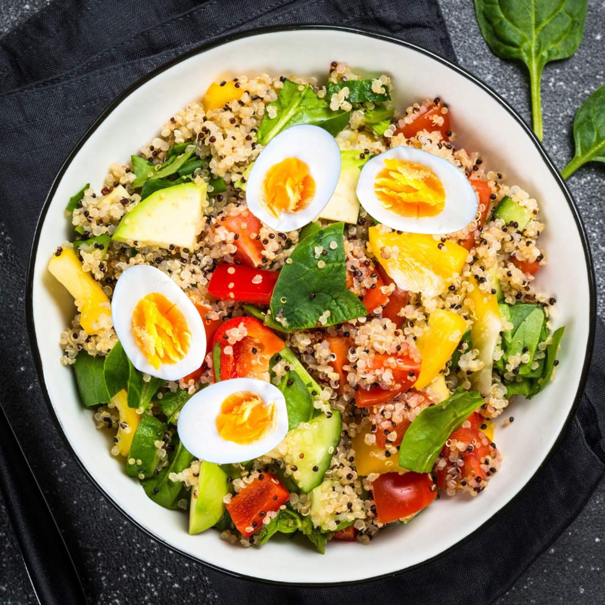 Ensalada de quinoa y huevo