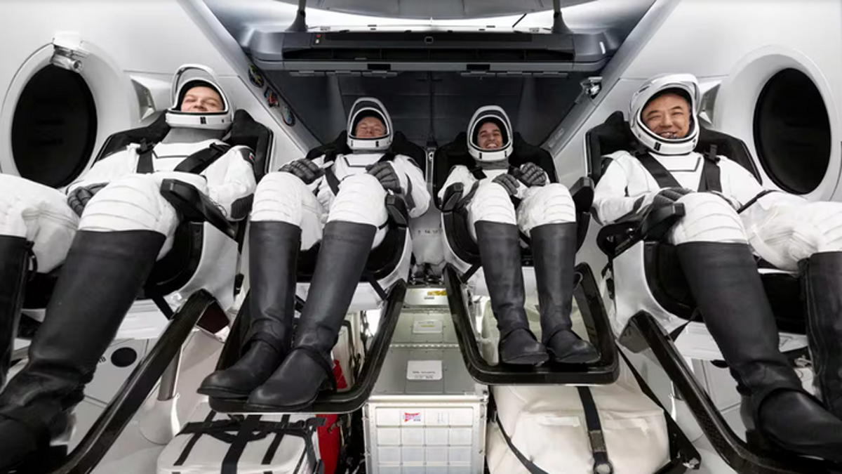 El equipo de astronautas al completo