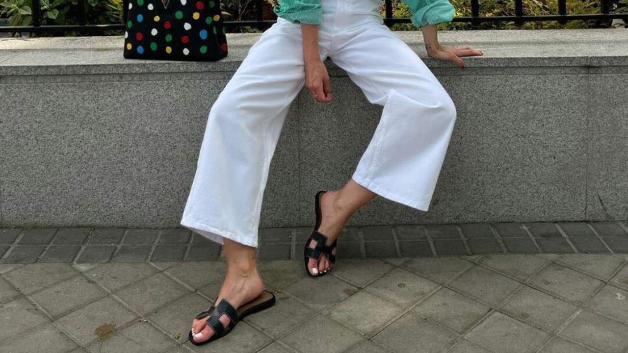 Estas sandalias de Zara serán las primeras en agotarse cuando llegue el buen tiempo: planas, cómodas y van con todo