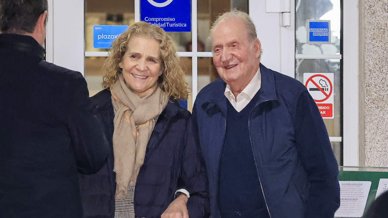 Las primeras horas del rey Juan Carlos y su hija Elena en Sanxenxo: mar, risas y una exclusiva cena privada