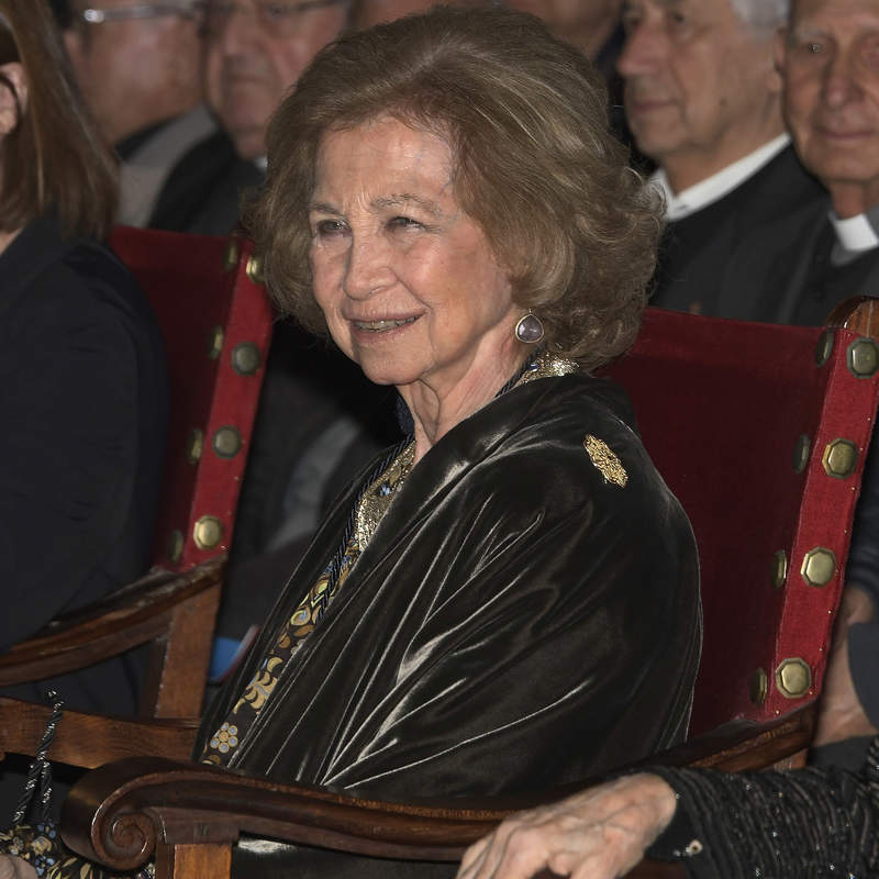La reina Sofía apuesta por el mix más elegante y sofisticado para el concierto anual de Pascua en Palma de Mallorca