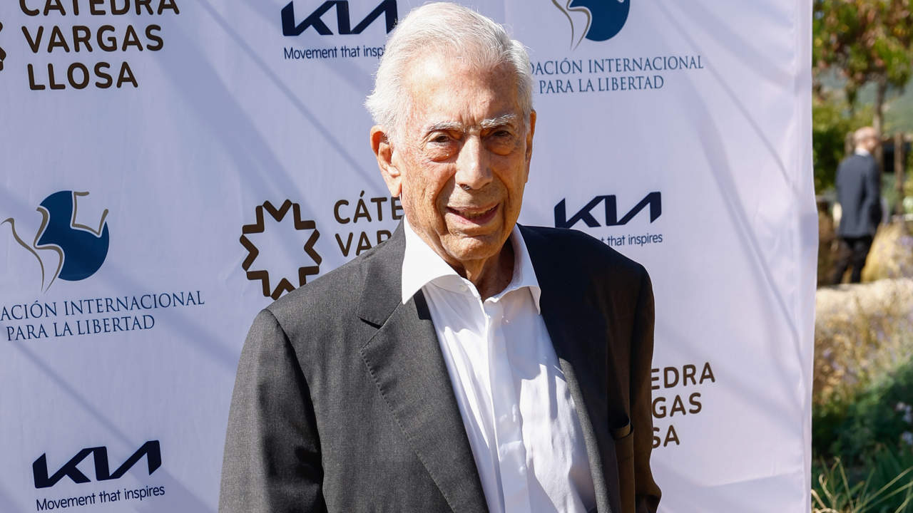 El curioso mote que los hijos de Mario Vargas Llosa le han puesto a su padre tras celebrar su 88 cumpleaños