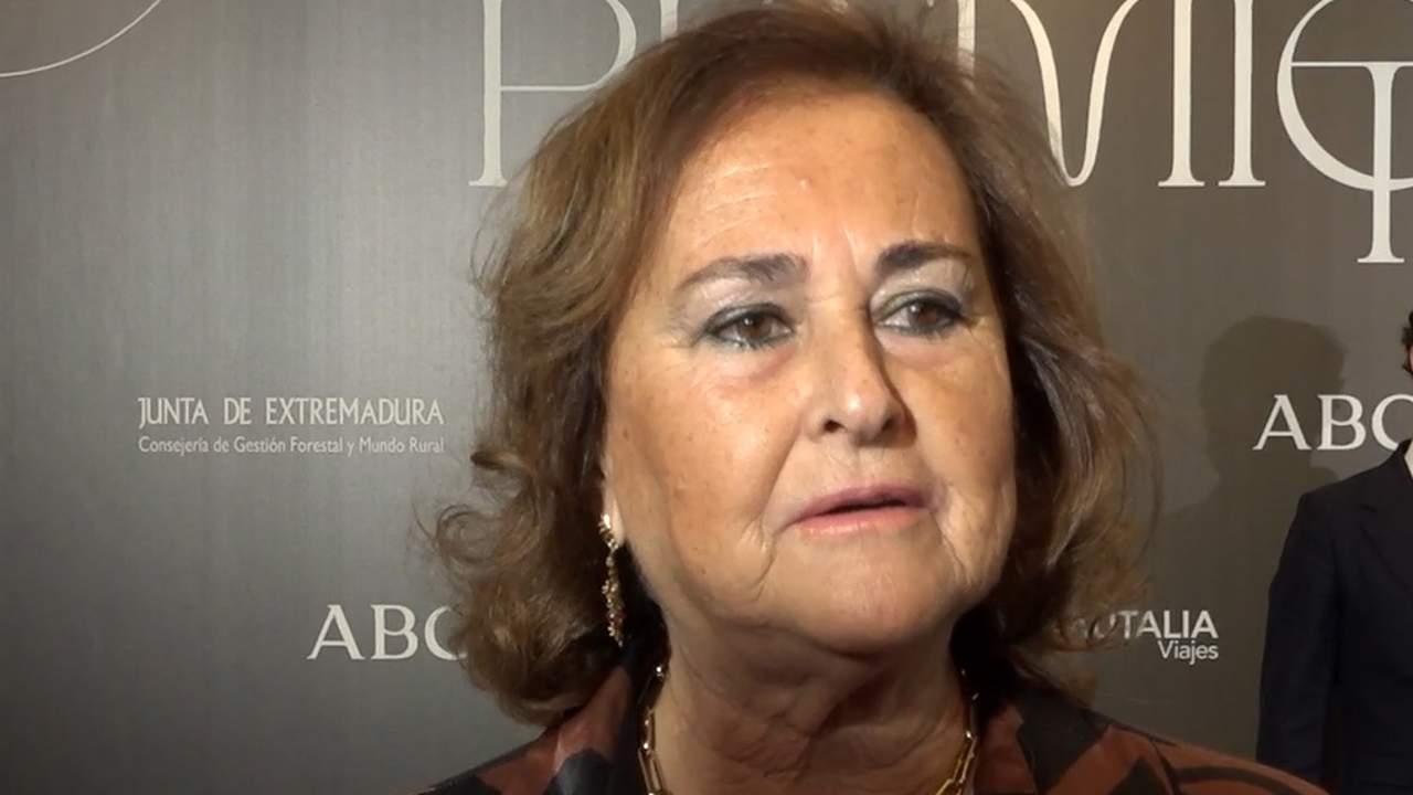 La reacción de Carmen Tello al preguntarle sobre el romance de su hijo Enrique Solís con Vicky Martín Berrocal