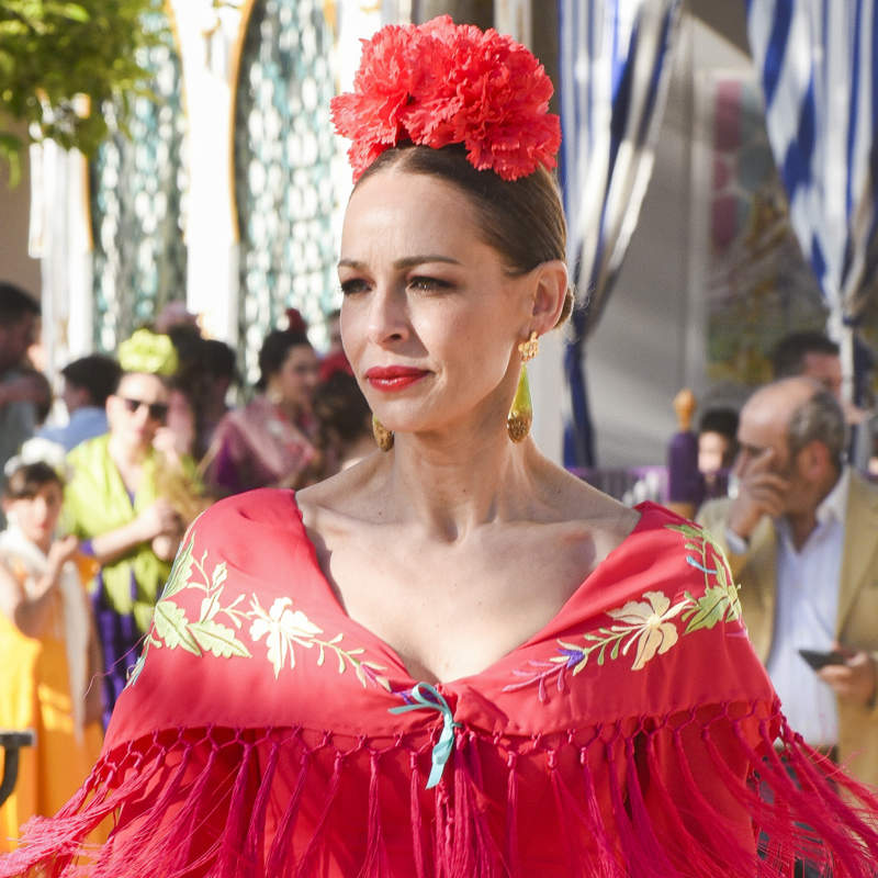 De Lourdes Montes a Eva González o Sofía Palazuelo: Todos los looks de las famosas más flamencas de la Feria de Abril 