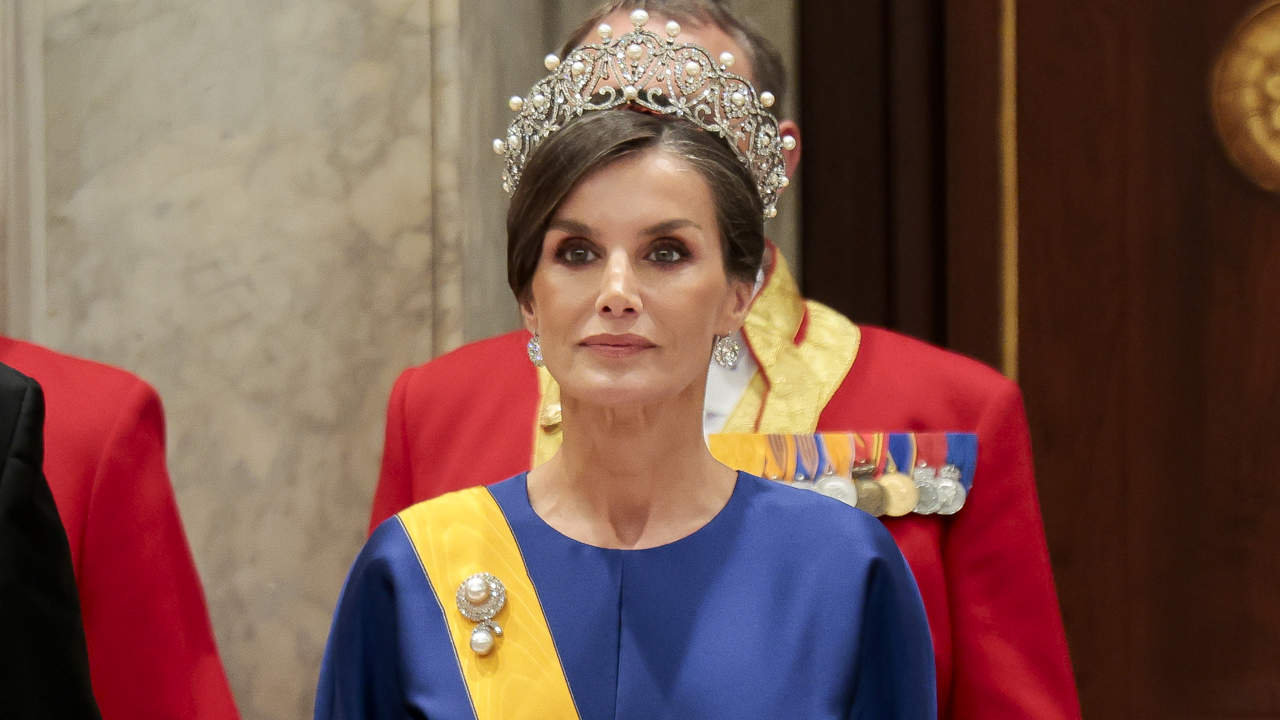 El motivo por el que Letizia se resiste a llevar esta histórica tiara en la cena de gala de Holanda (como sí hizo la reina Sofía)