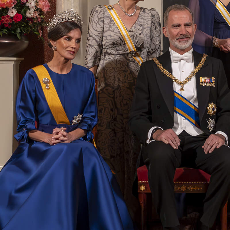 Las exigentes medidas de protocolo que marcan los viajes de los reyes Letizia y Felipe