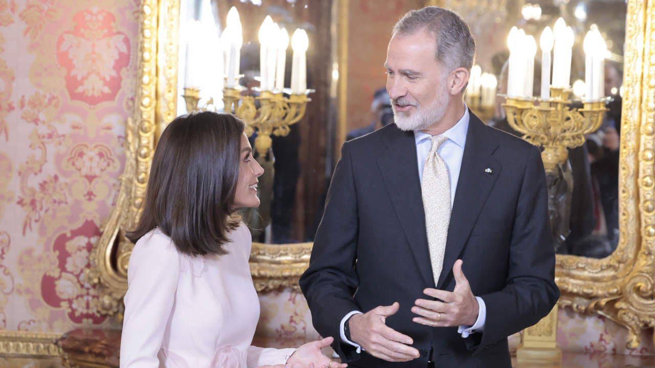 Los secretos del besamanos y las cenas en la Casa Real con Felipe y Letizia 