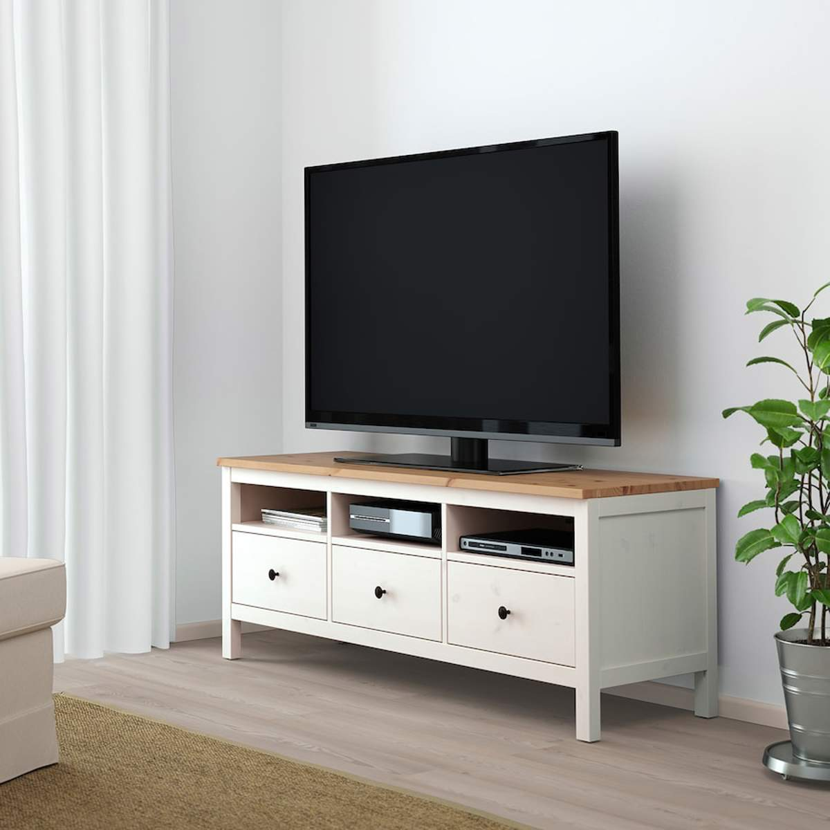 Hemnes mueble tv tinte blanco y marrón claro  