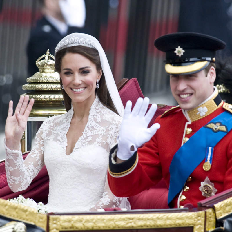 La prensa británica analiza y sentencia la foto de Kate Middleton y el príncipe Guillermo por su aniversario