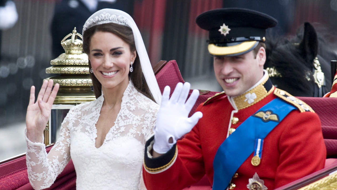 La prensa británica analiza y sentencia la foto de Kate Middleton y el príncipe Guillermo por su aniversario