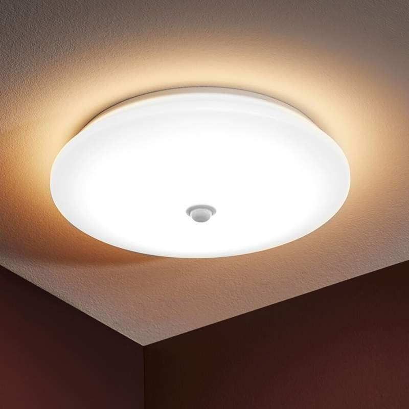 La lámpara LED para estancias pequeñas: de bajo consumo, con sensor y al 50%