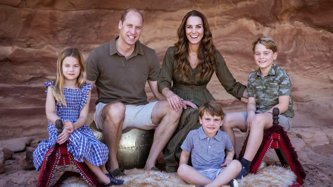 Guillermo, Kate y sus tres hijos en Jordania 