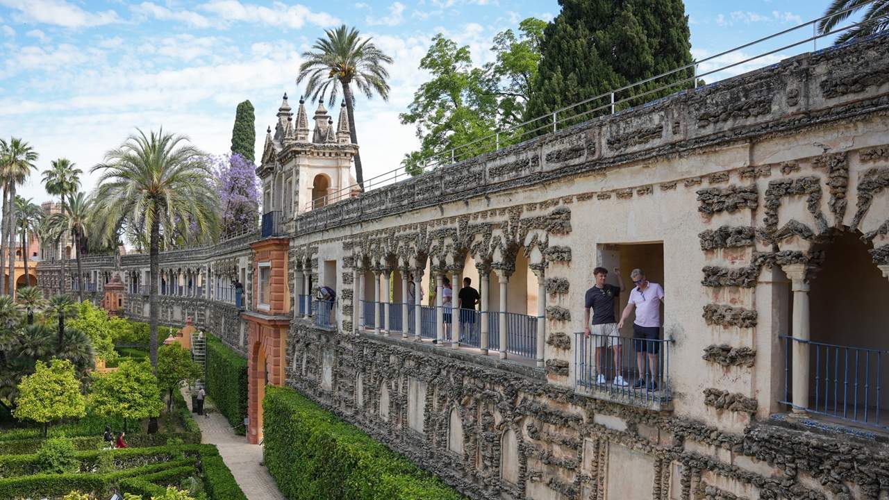 Un periódico británico desata la guerra entre Sevilla y Granada: esta es la ciudad ganadora