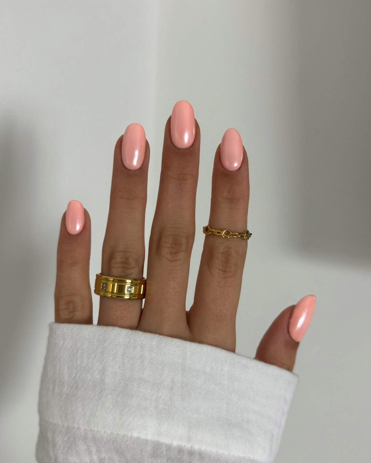 Peach nails con efecto aurora