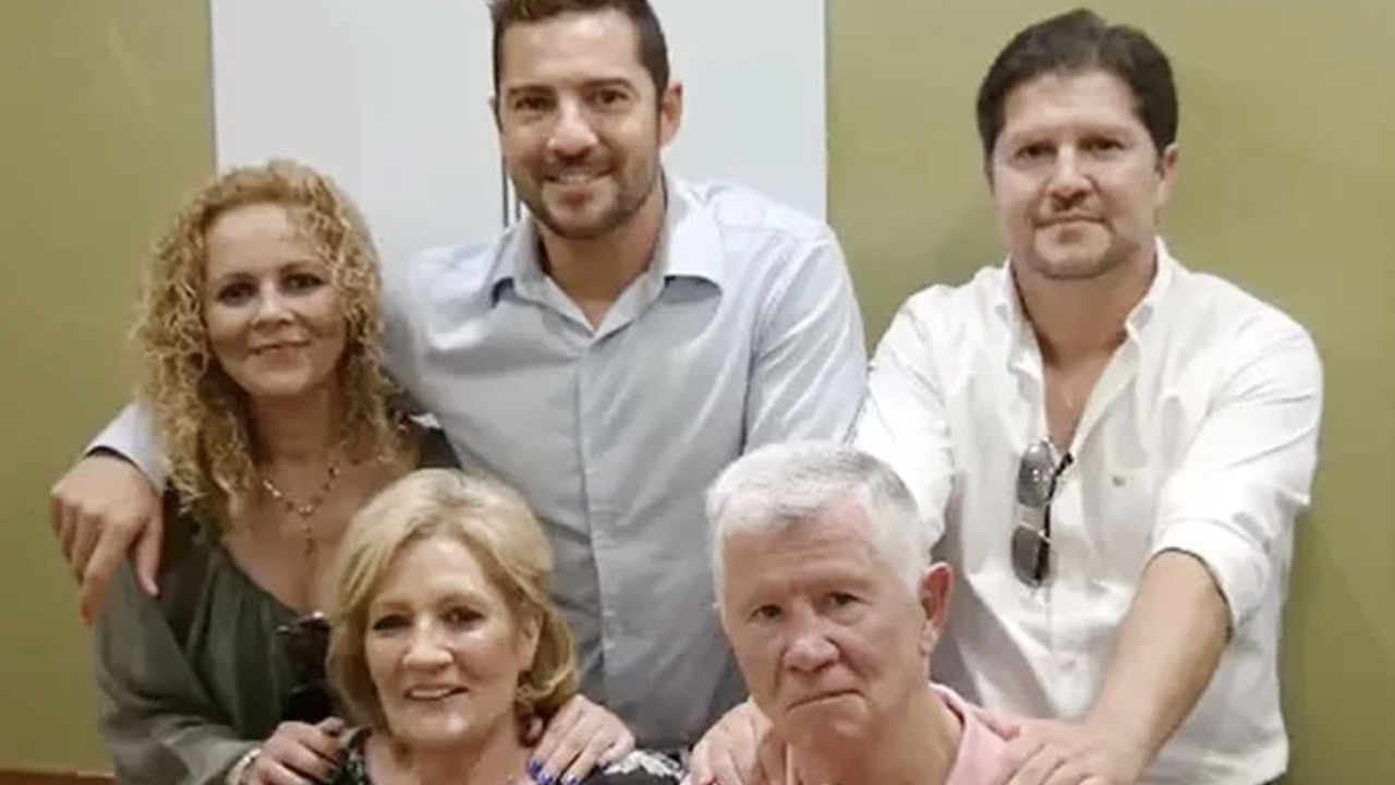 David Bisbal con toda su familia