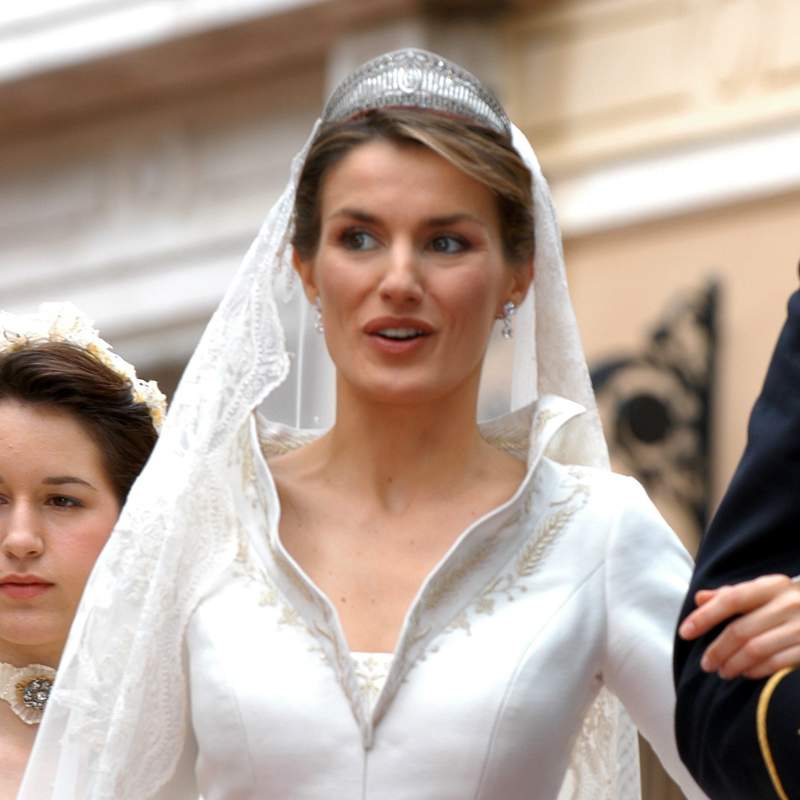 Las invitadas que eclipsaron a la reina Letizia hace 20 años en su boda con el rey Felipe (y no solo por sus looks)