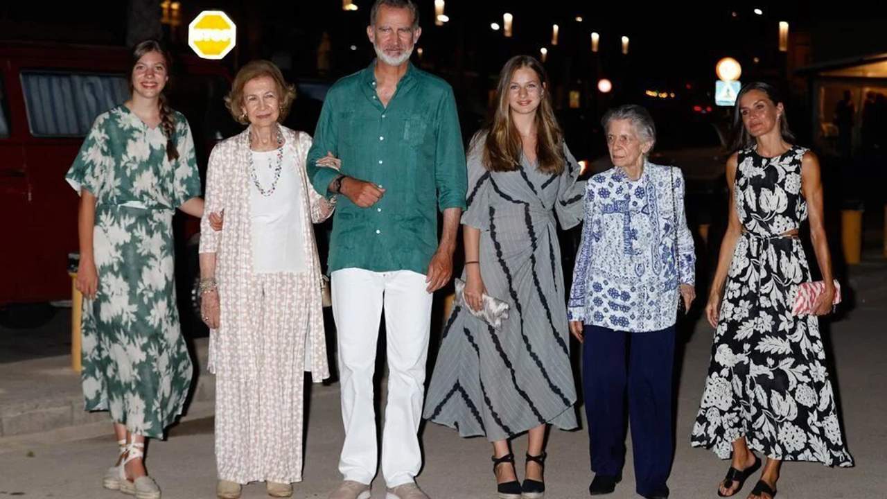 Estas son las próximas zapatillas que la reina Letizia llevará con todos sus looks: elegantes, cómodas y hechas en España