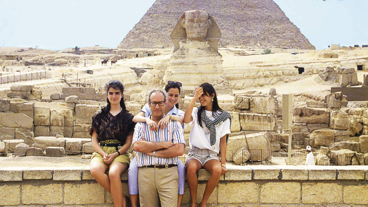 El álbum privado del viaje a Egipto de Isabel Preysler y Miguel Boyer junto a una adolescente Chábeli Iglesias 