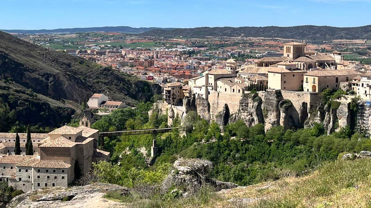 La eterna confusión de Cuenca: así de fácil es saber si sus casas son colgadas o colgantes