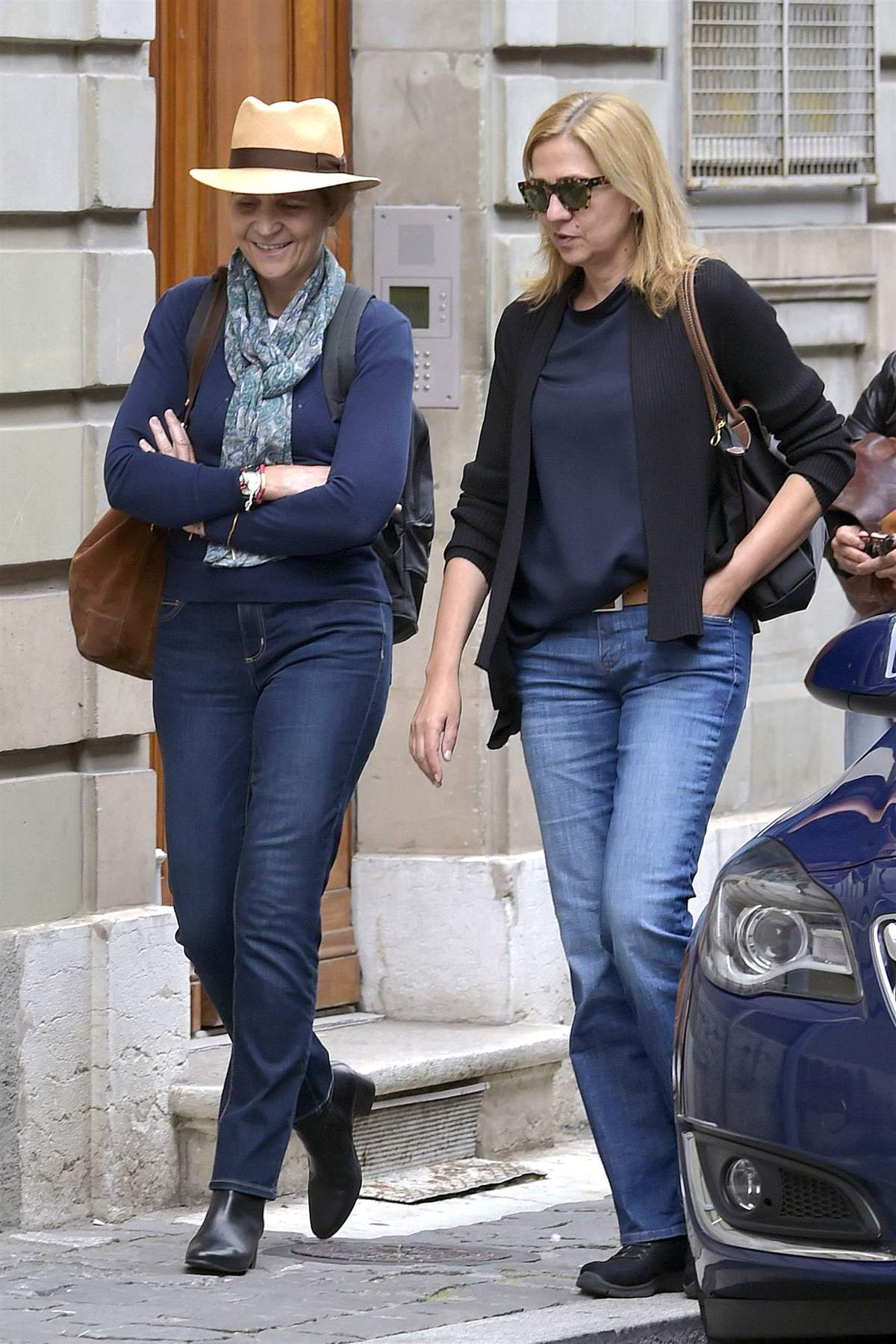 Infanta Elena y Cristina de Borbón