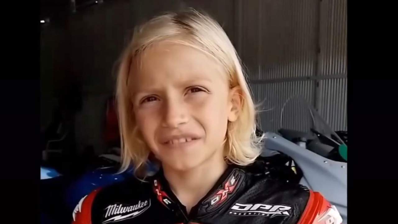 El pequeño piloto de motociclismo Lorenzo Somaschini