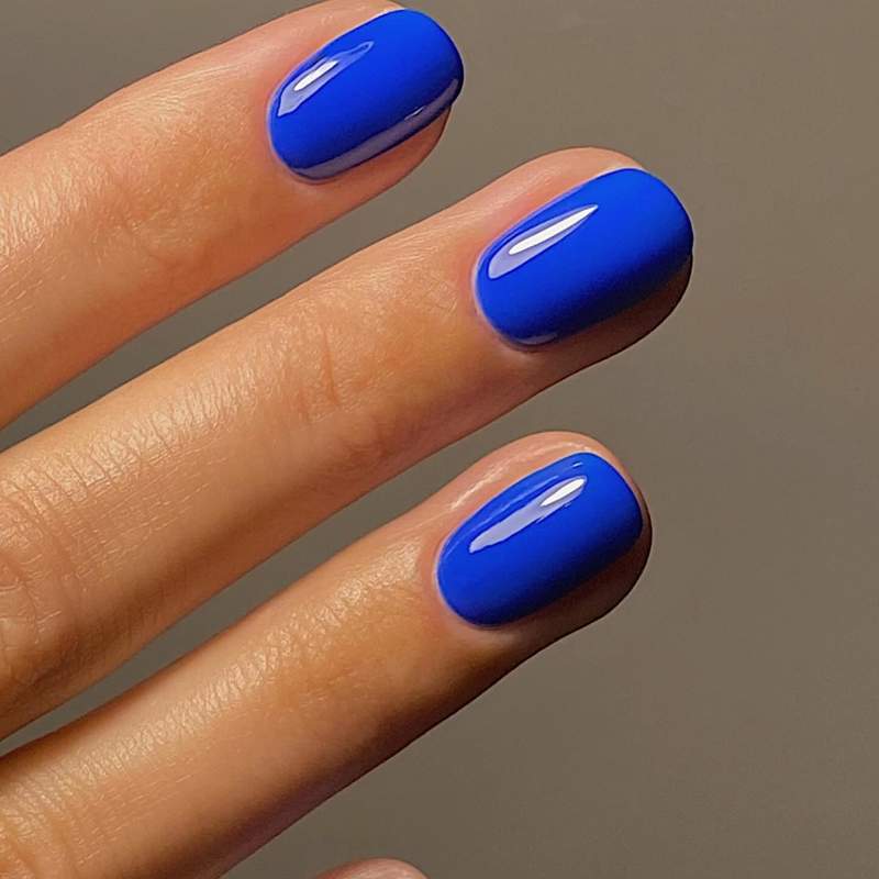 Ideas de uñas azules: 10 manicuras juveniles que quedan bien a pijas, clásicas y modernas